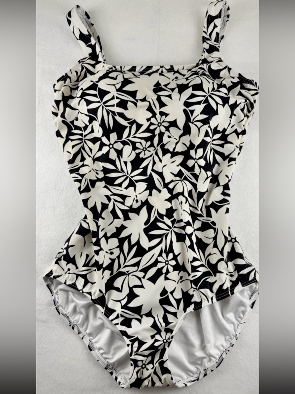Lands’ End Black White Floral One Piece Swimsuit Tummy Control 12